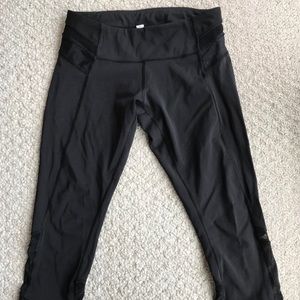 Black lululemon mesh cropped leggings